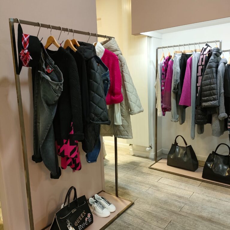 arredamento per negozi di abbigliamento